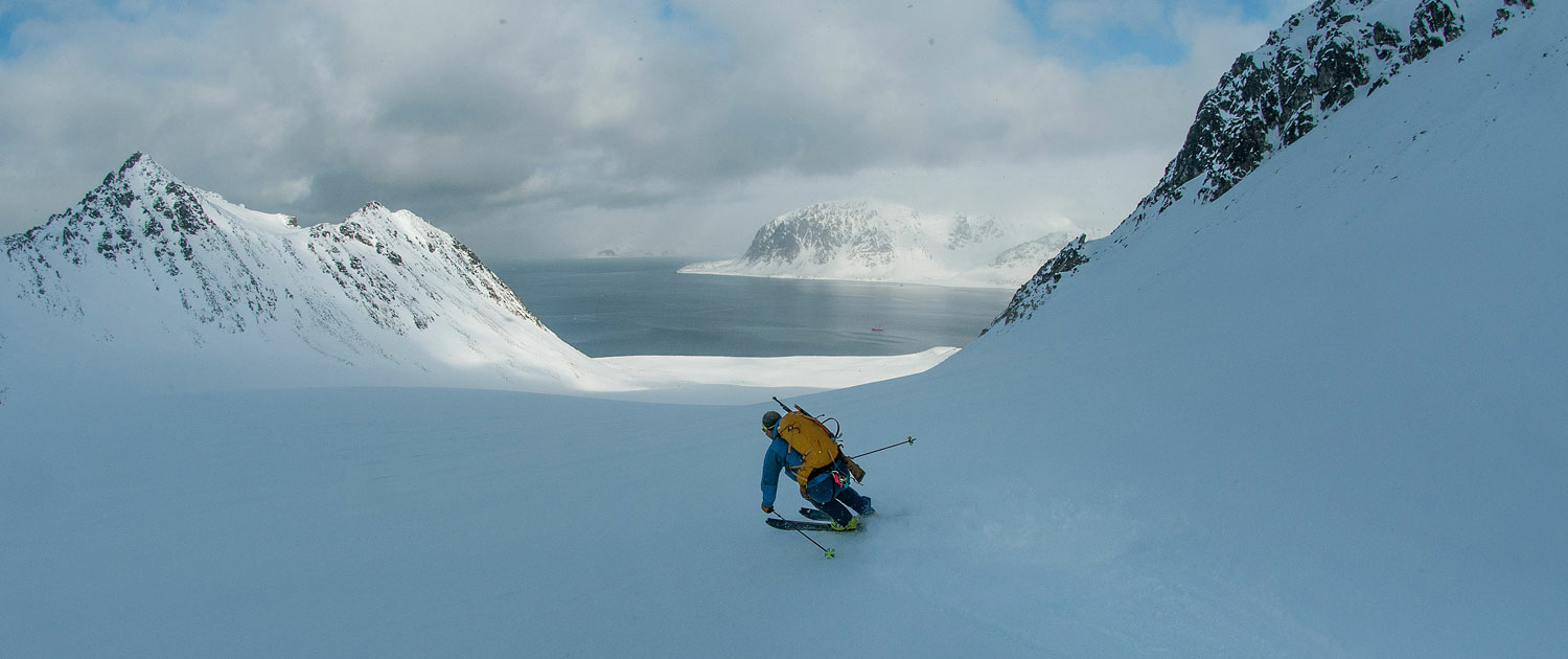 Spitzbergen Skitour vom Schiff mit Powder Abfahrt