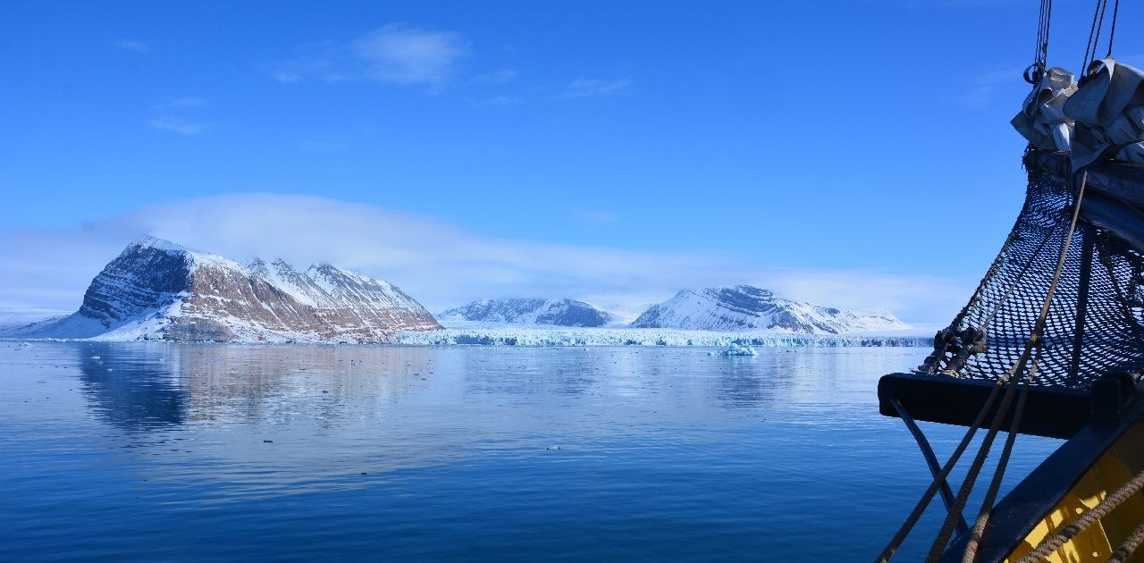 Weitblicke auf Skitour in Spitzbergen