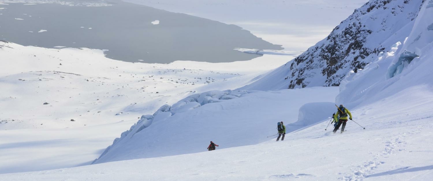 Skitouren auf Spitzbergen, z.B. eine einzigartige Ski & Sailtour in der Eiswüste