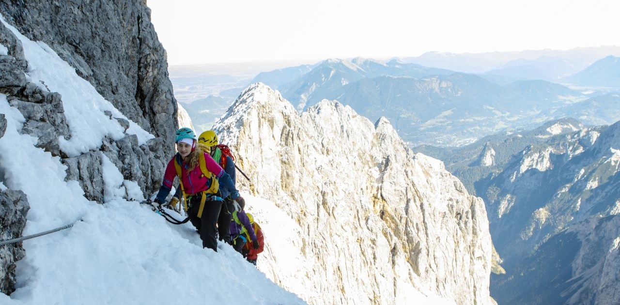 Im Spätherbst bei winterlichen Verhältnissen auf die Zugspitze via Höllental