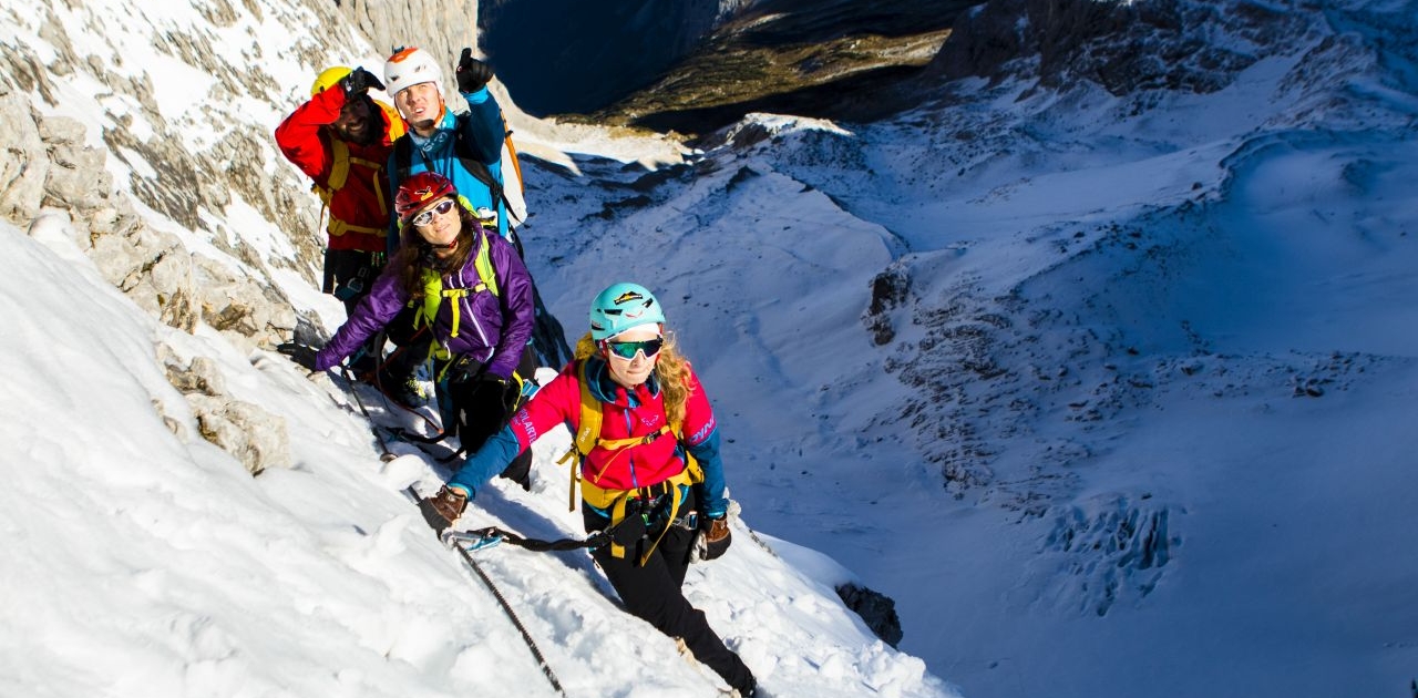 Anspruchsvolle Verhöltnisse bei Schnee auf die Zugspitze via Höllental